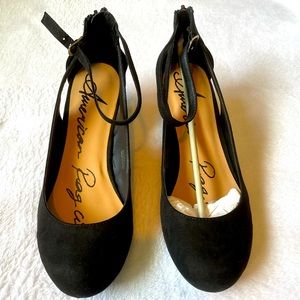 American Rag Black Strappy Wedges 9.5